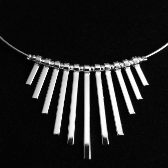 High Mirror Shine Silver Finish Bar Choker - Picture 2 of 3